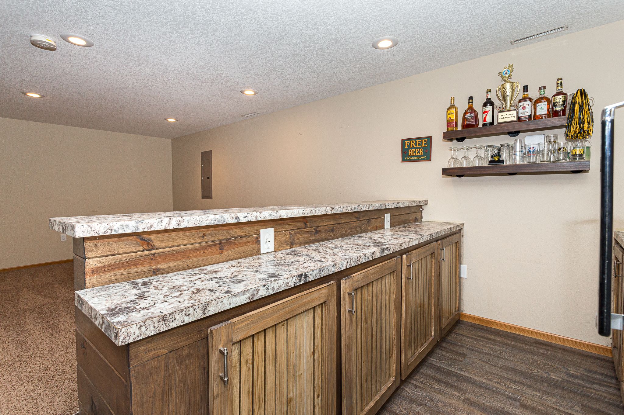 1570 Savannah Circle, Davenport, IA, Image 30