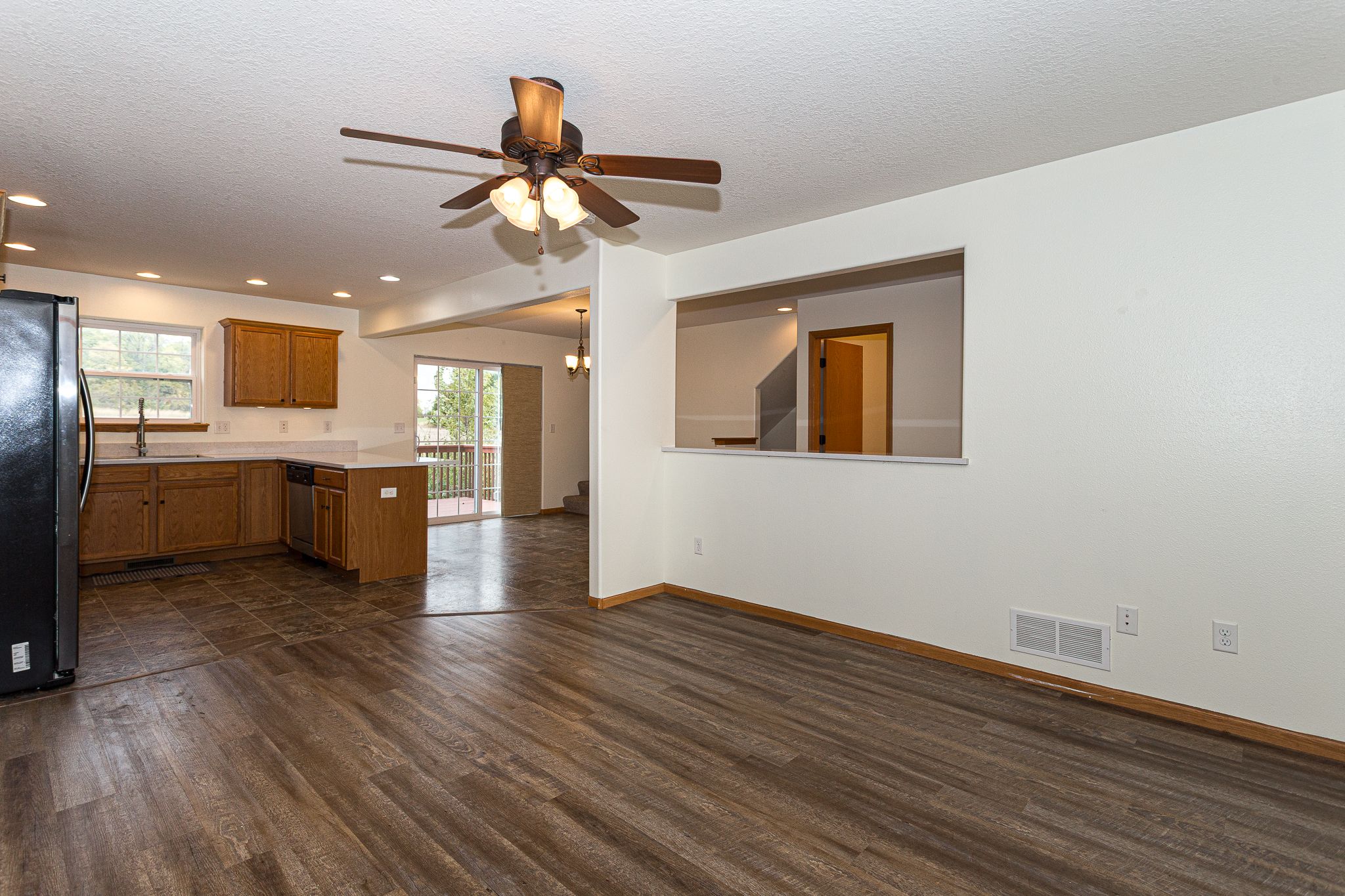 1570 Savannah Circle, Davenport, IA, Image 6