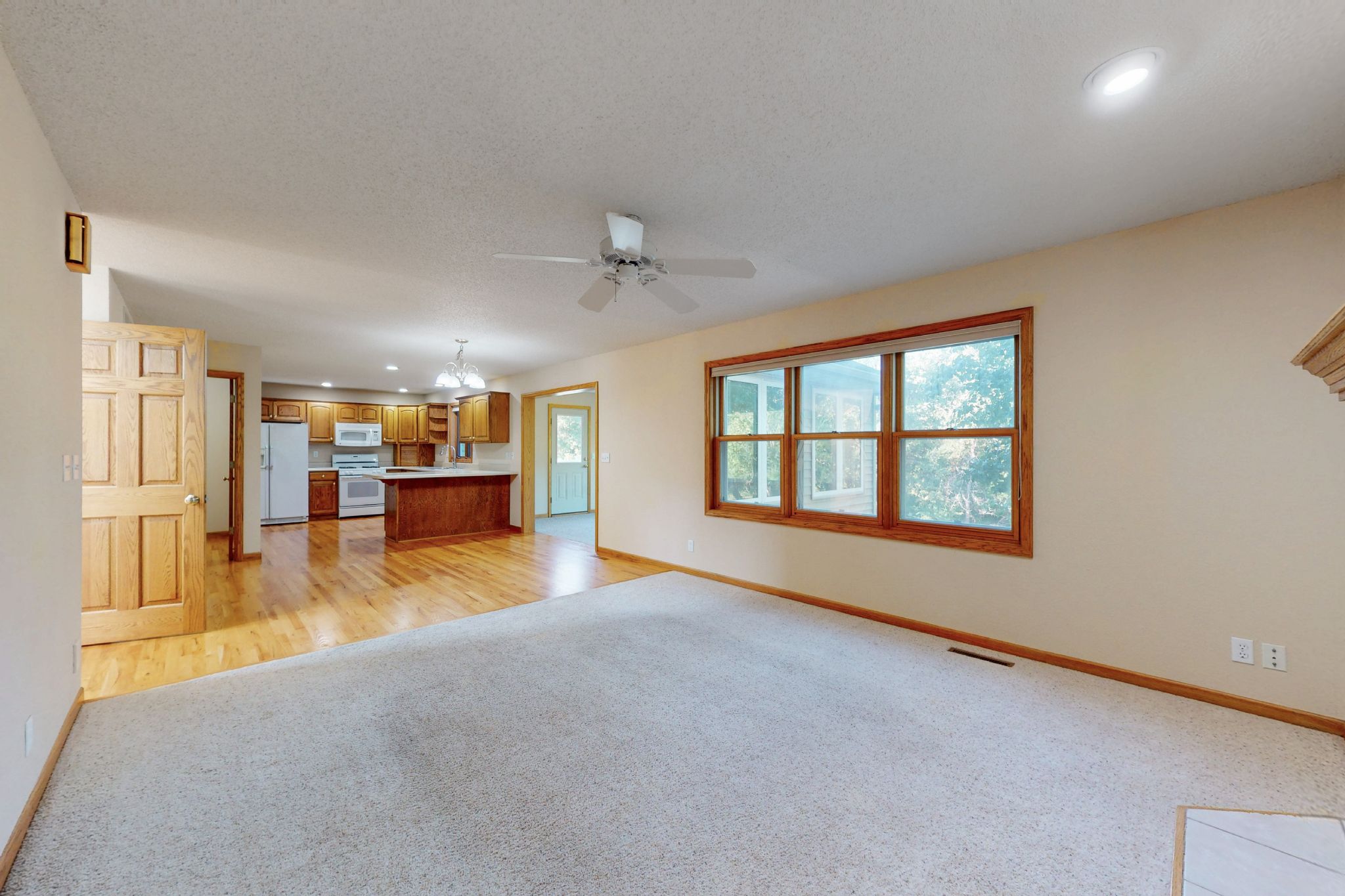 1411 Deer Woods Dr NE, Swisher, IA, Image 4