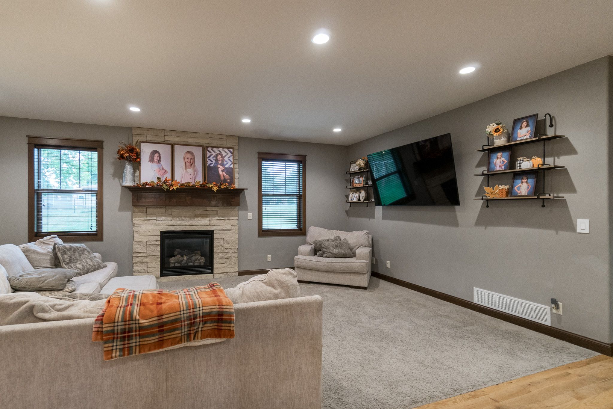 1034 Emerald Court, Marion, IA, Image 2