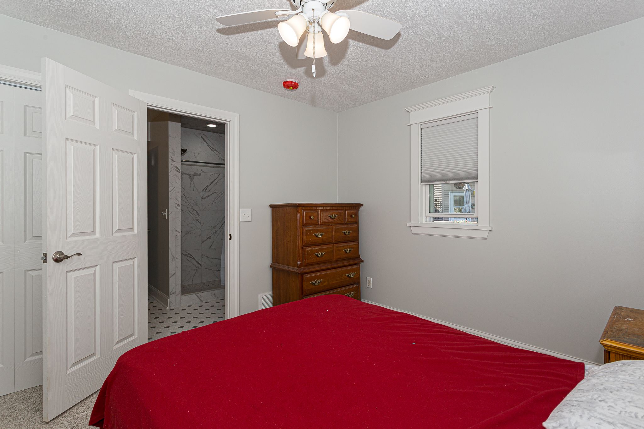 1002 E High St, Davenport, IA, Image 12