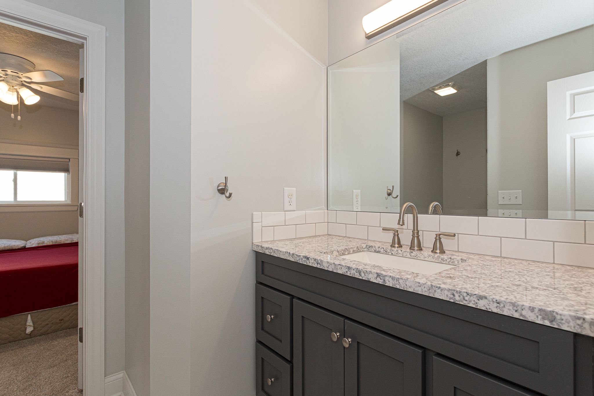 1002 E High St, Davenport, IA, Image 13