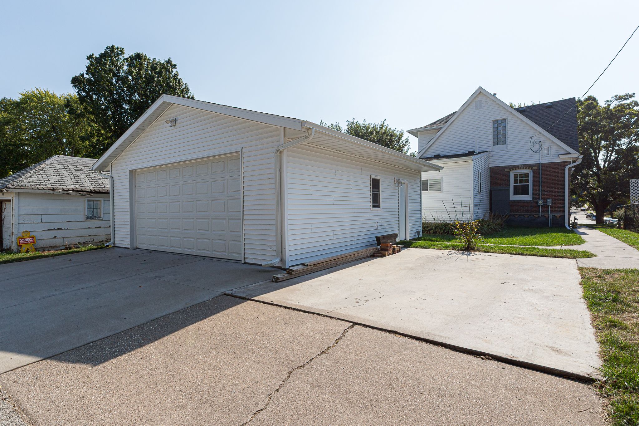 1002 E High St, Davenport, IA, Image 25