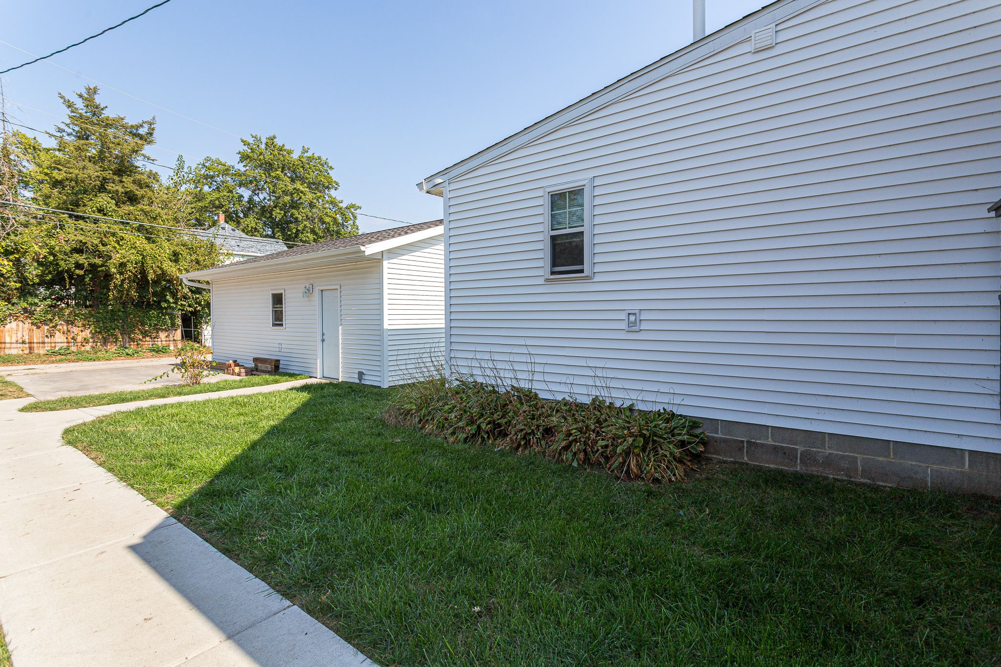 1002 E High St, Davenport, IA, Image 27