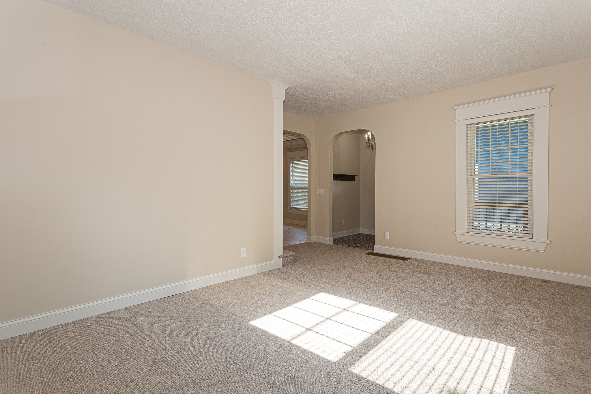 1002 E High St, Davenport, IA, Image 5