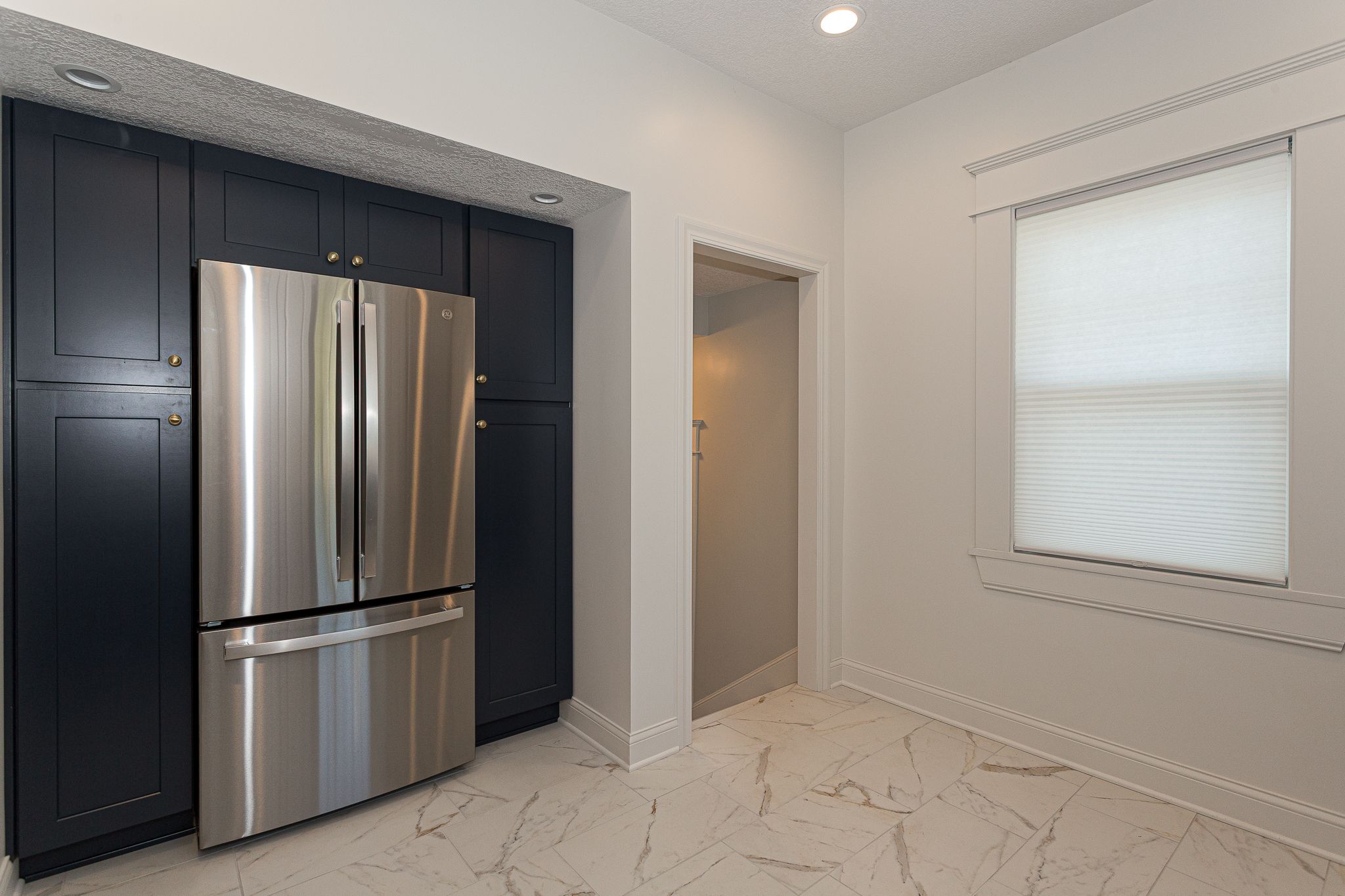 1002 E High St, Davenport, IA, Image 8