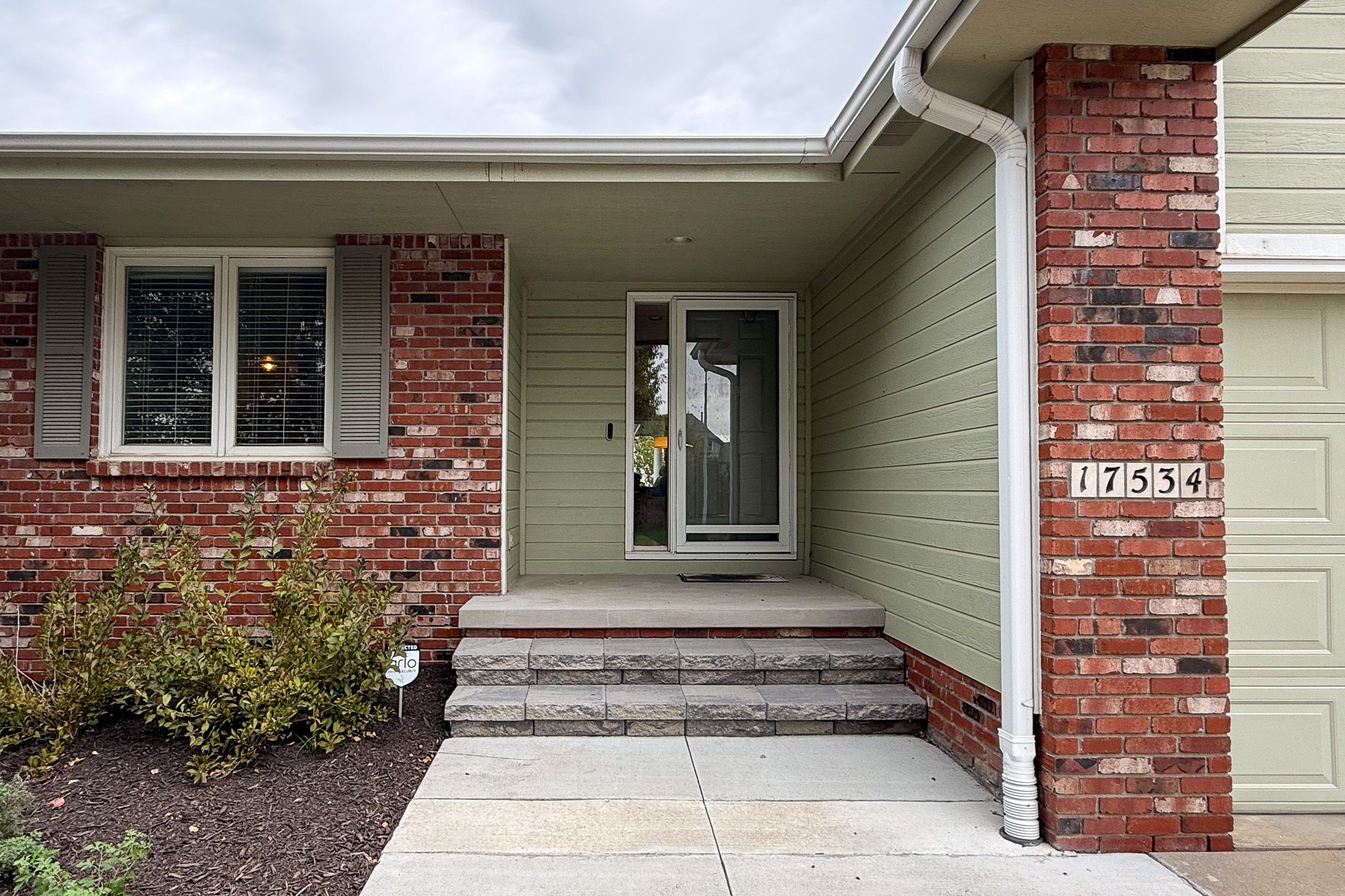 17534 J St, Omaha, NE, Image 1