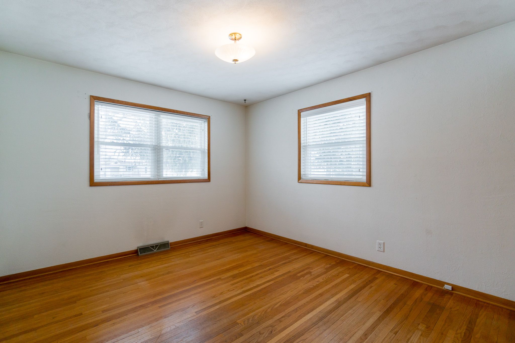 295 N Mentzer Rd,&nbsp;Robins,&nbsp;IA,&nbsp;Image&nbsp;12