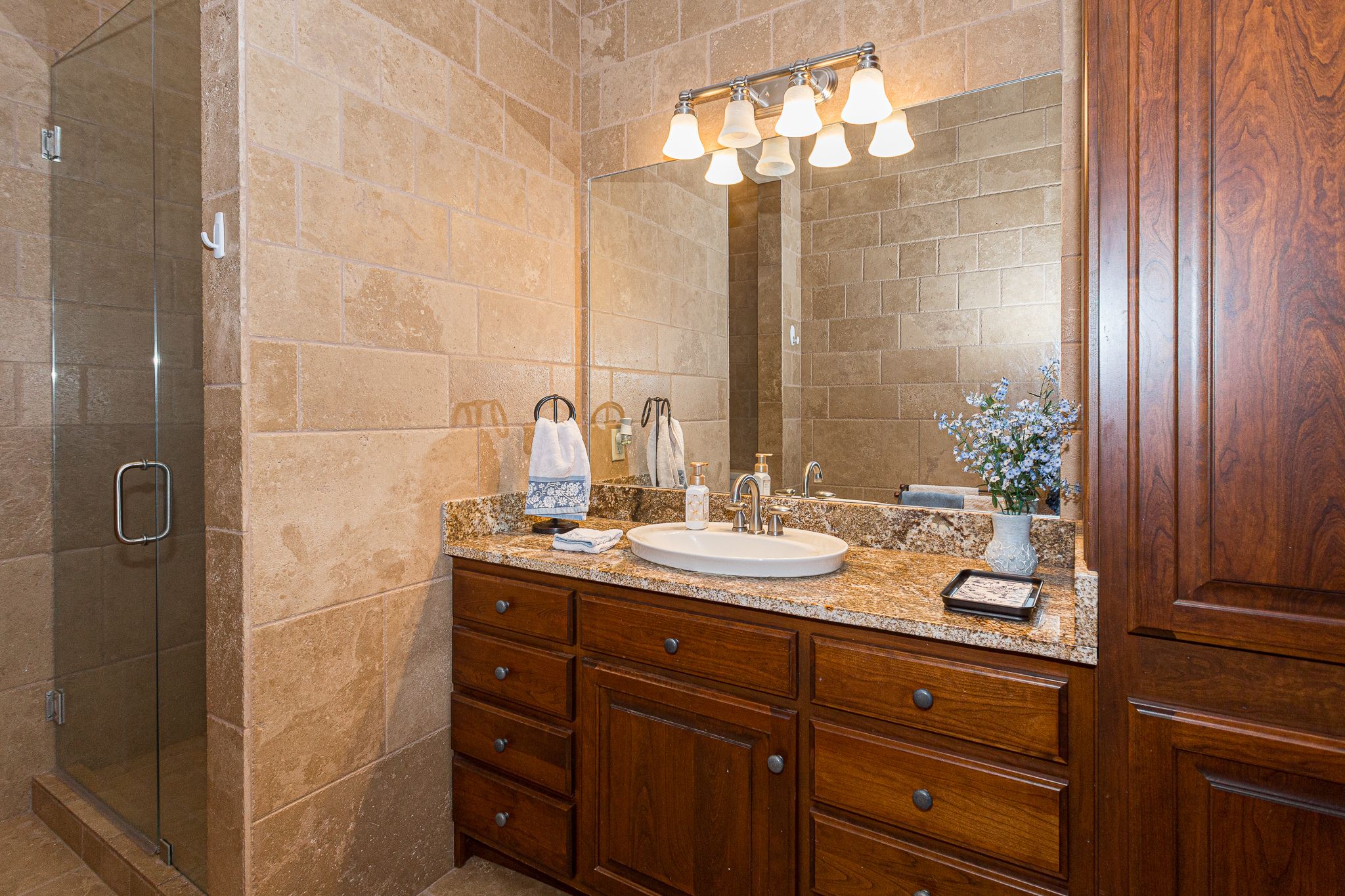 1302 Woodland Ln,&nbsp;Le Claire,&nbsp;IA,&nbsp;Image&nbsp;50