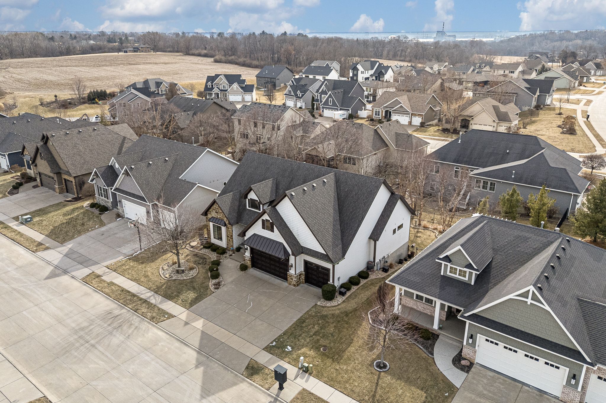 5127 S Richmond Circle,&nbsp;Bettendorf,&nbsp;IA,&nbsp;Image&nbsp;1