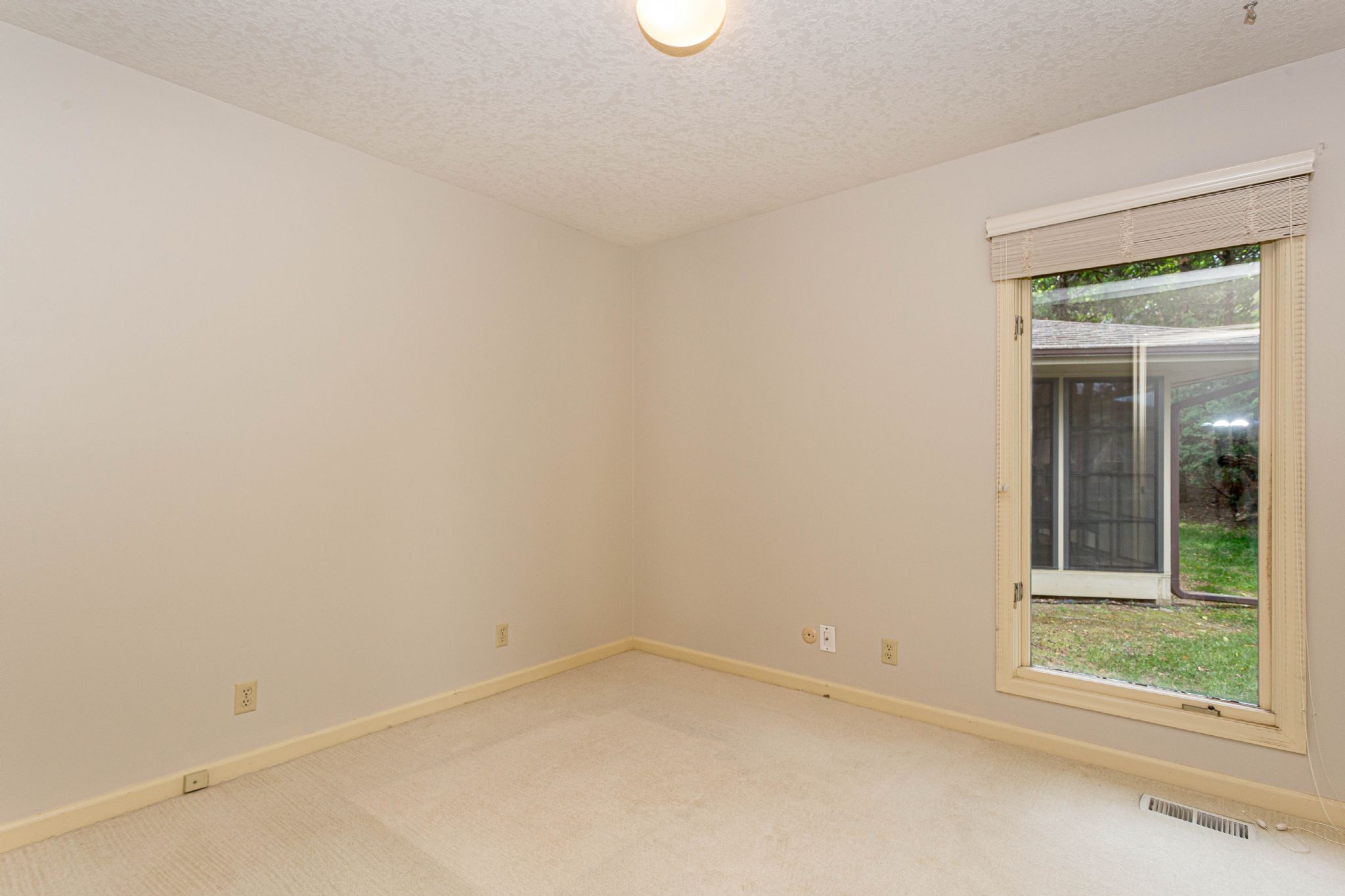 3290 Rambling Road,&nbsp;Bettendorf,&nbsp;IA,&nbsp;Image&nbsp;24