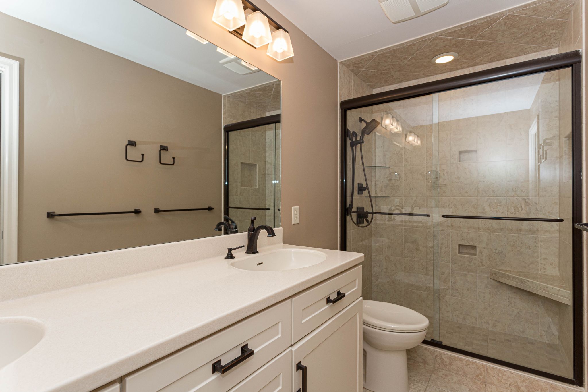 3290 Rambling Road,&nbsp;Bettendorf,&nbsp;IA,&nbsp;Image&nbsp;25