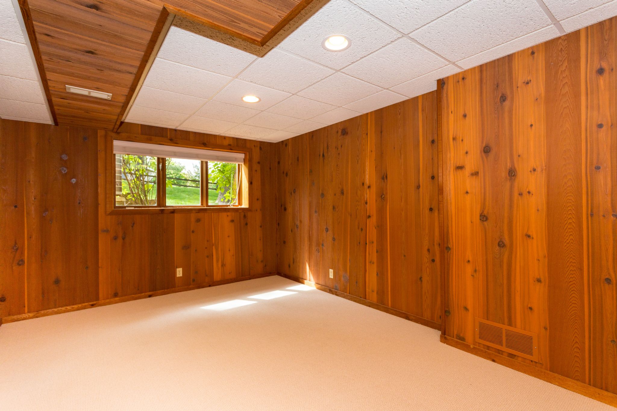 3290 Rambling Road,&nbsp;Bettendorf,&nbsp;IA,&nbsp;Image&nbsp;35