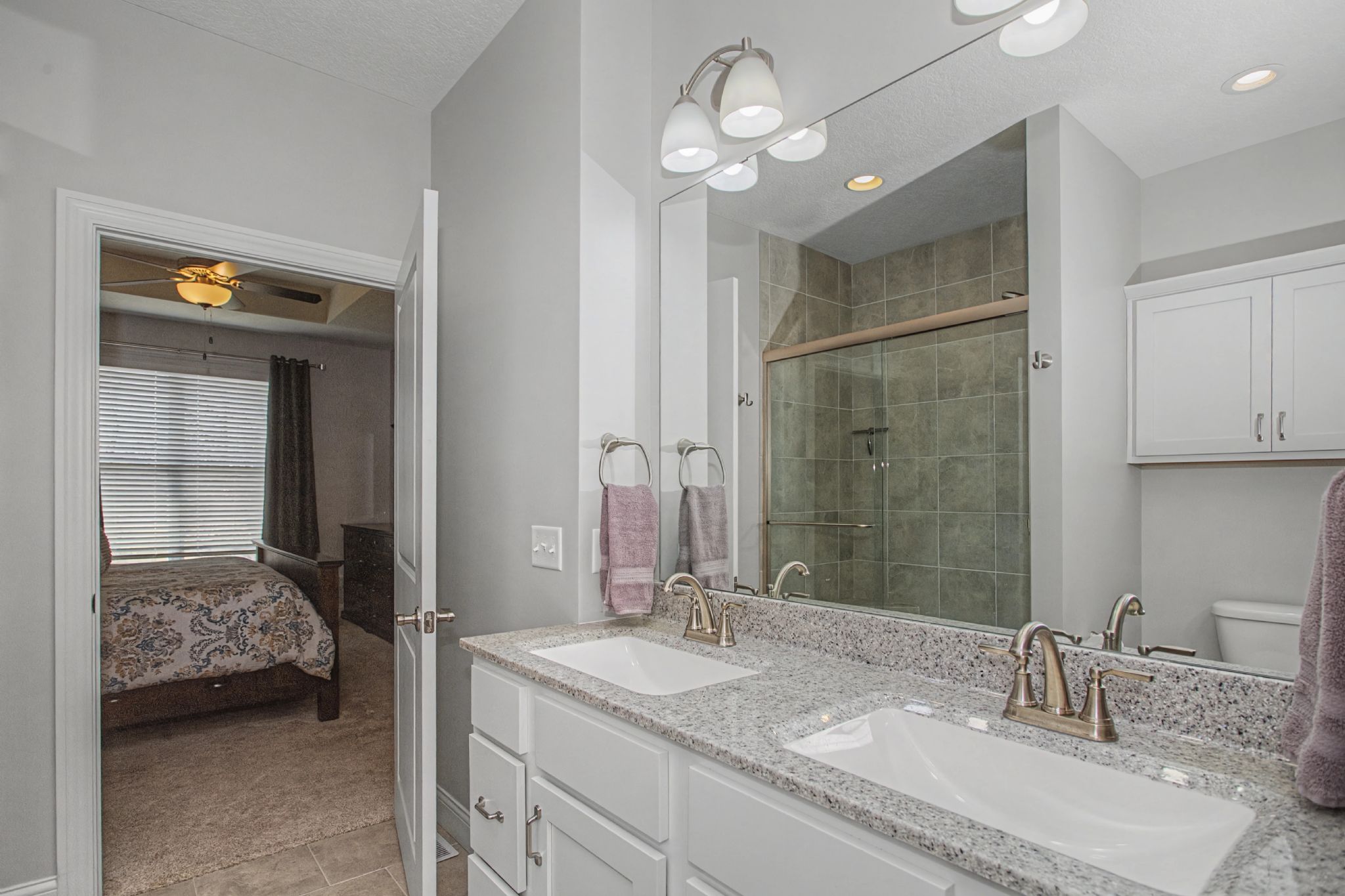 5570 West Creekside Ln,&nbsp;Bettendorf,&nbsp;IA,&nbsp;Image&nbsp;13