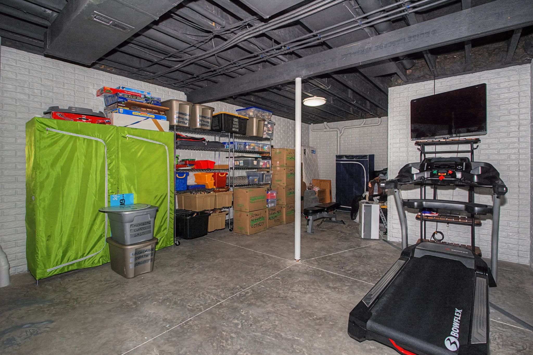 5570 West Creekside Ln,&nbsp;Bettendorf,&nbsp;IA,&nbsp;Image&nbsp;24