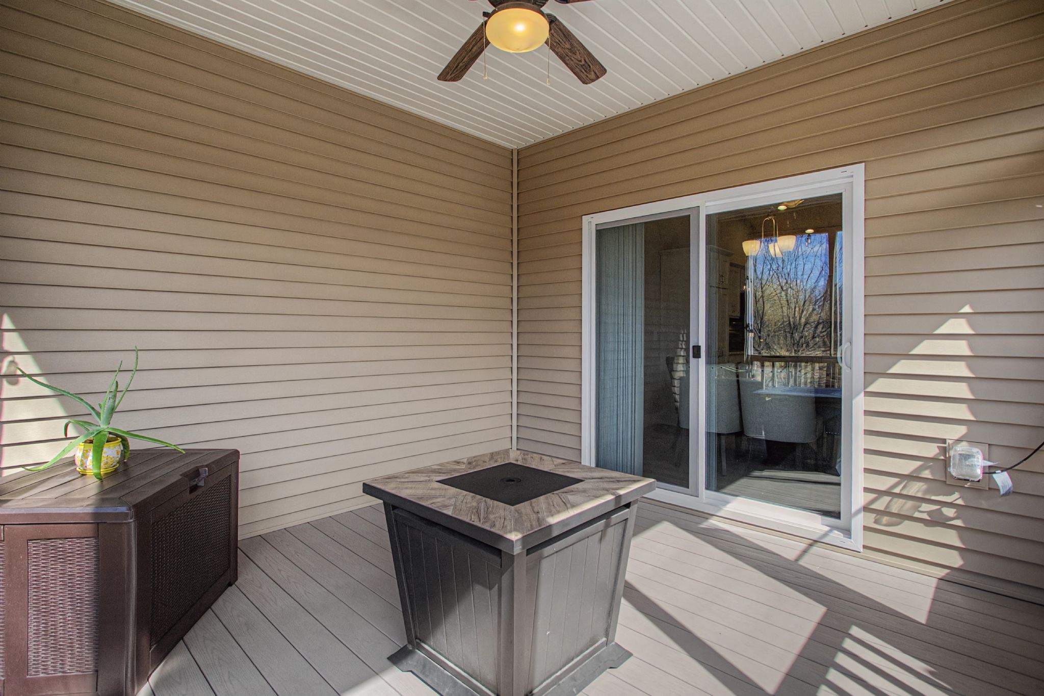 5570 West Creekside Ln,&nbsp;Bettendorf,&nbsp;IA,&nbsp;Image&nbsp;26