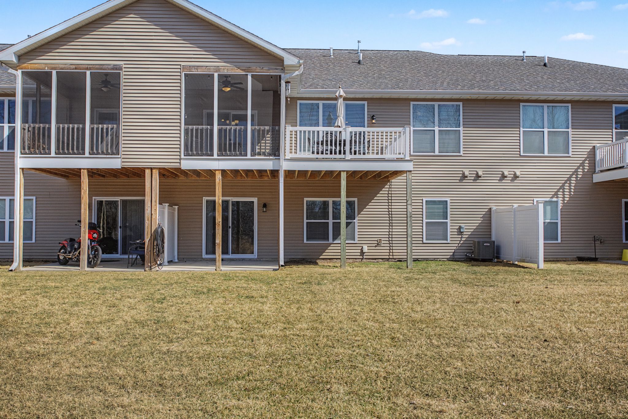 5570 West Creekside Ln,&nbsp;Bettendorf,&nbsp;IA,&nbsp;Image&nbsp;30