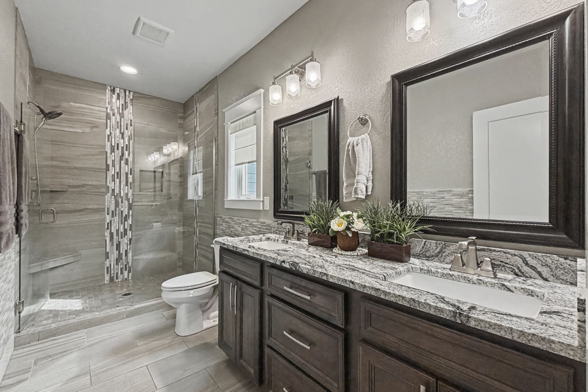 14514 Sutton Drive,&nbsp;Urbandale,&nbsp;IA,&nbsp;Image&nbsp;16