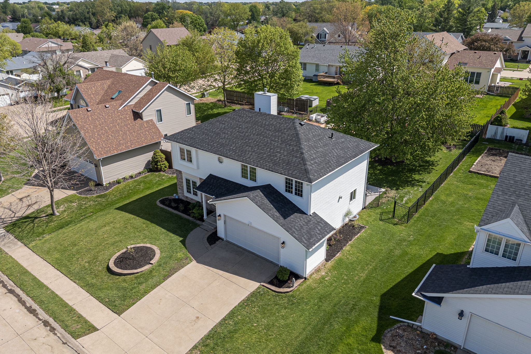 2615 Crystal Creek Dr,&nbsp;Davenport,&nbsp;IA,&nbsp;Image&nbsp;1