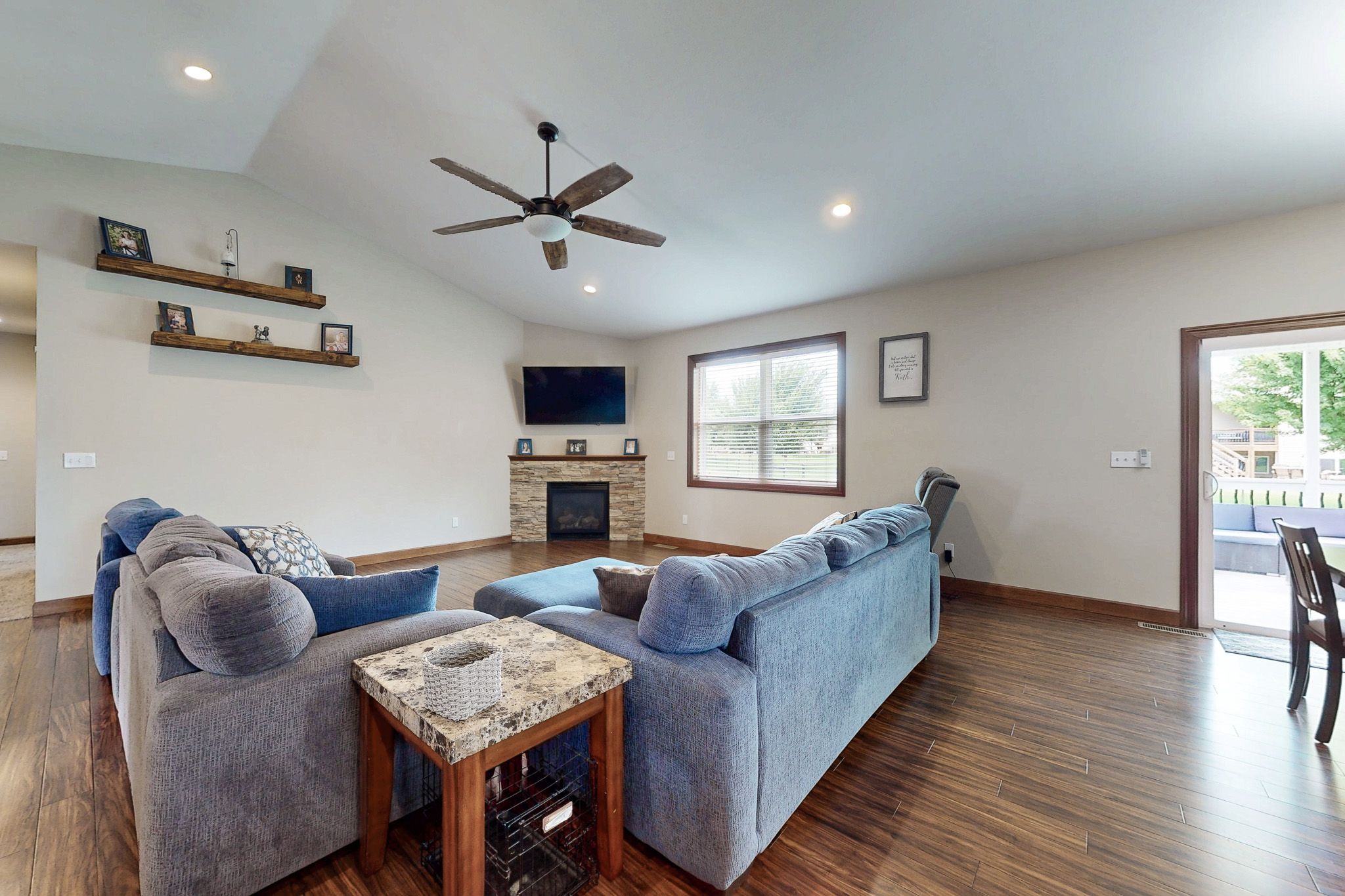 716 Tiburan Lane NE,&nbsp;Cedar Rapids,&nbsp;IA,&nbsp;Image&nbsp;2